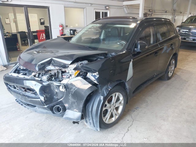 Mitsubishi OUTLANDER GT 2014 JA4JZ4AX8EZ605183 Image 2