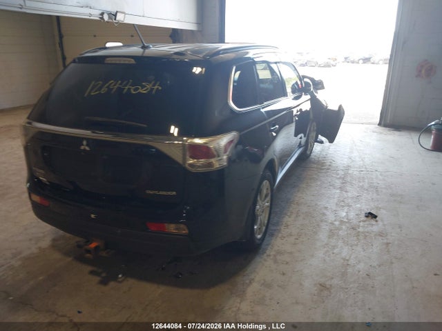 Mitsubishi OUTLANDER GT 2014 JA4JZ4AX8EZ605183 Image 4