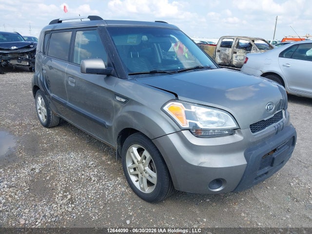 12644090 :رقم المزاد ، KNDJT2A22A7073368 vin ، 2010 Kia Soul +/!/sport مزاد بيع