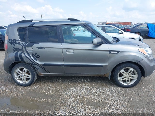 12644090 :رقم المزاد ، KNDJT2A22A7073368 vin ، 2010 Kia Soul +/!/sport مزاد بيع