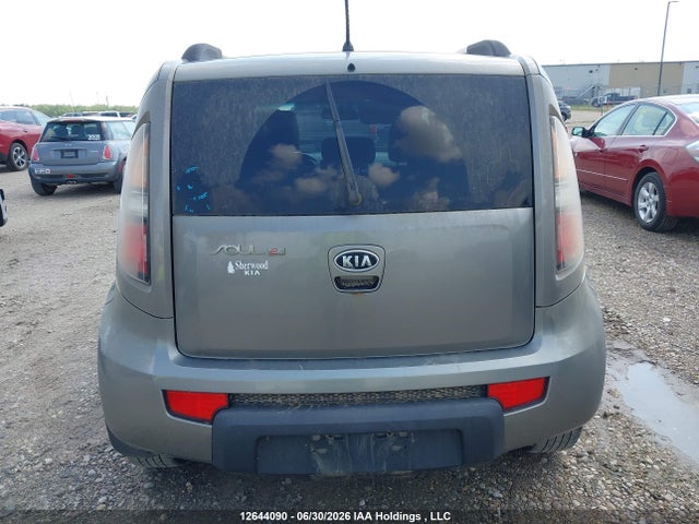 12644090 :رقم المزاد ، KNDJT2A22A7073368 vin ، 2010 Kia Soul +/!/sport مزاد بيع