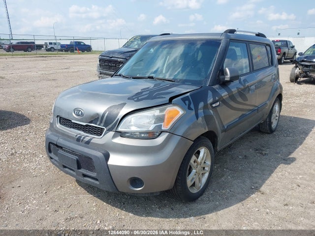 12644090 :رقم المزاد ، KNDJT2A22A7073368 vin ، 2010 Kia Soul +/!/sport مزاد بيع