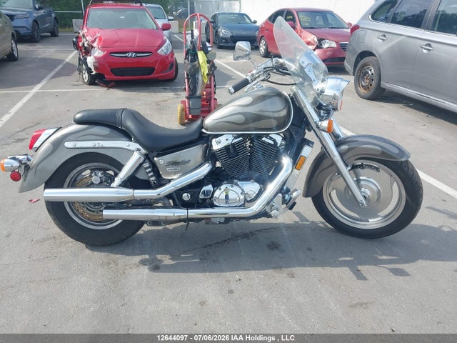 12644097 :رقم المزاد ، 1HFSC43256A600137 vin ، 2006 Honda Vt1100 C2d مزاد بيع