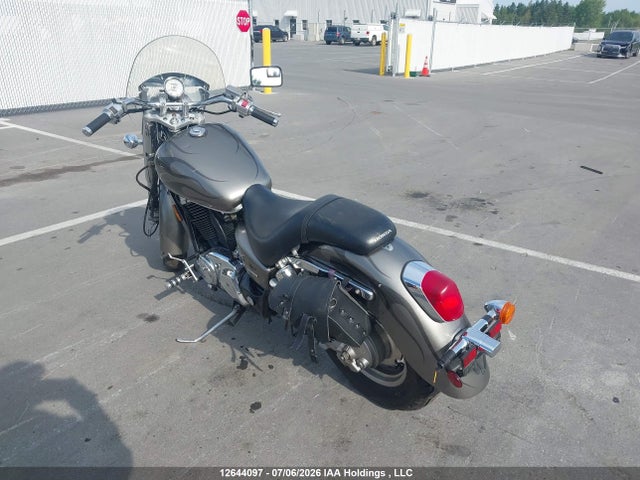12644097 :رقم المزاد ، 1HFSC43256A600137 vin ، 2006 Honda Vt1100 C2d مزاد بيع