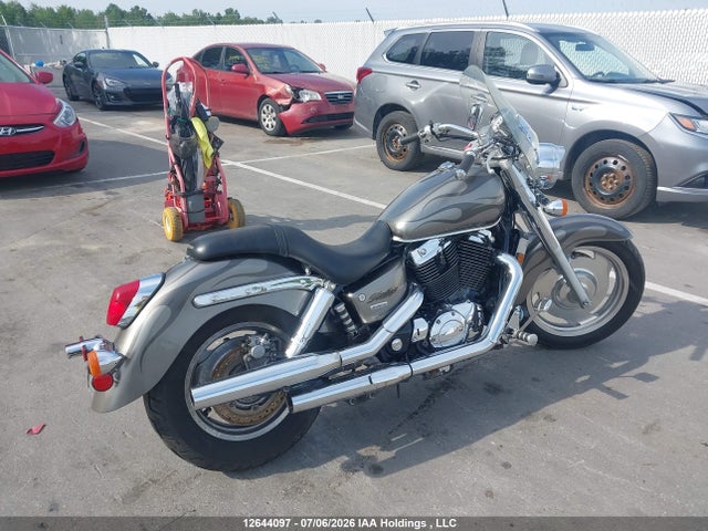 12644097 :رقم المزاد ، 1HFSC43256A600137 vin ، 2006 Honda Vt1100 C2d مزاد بيع