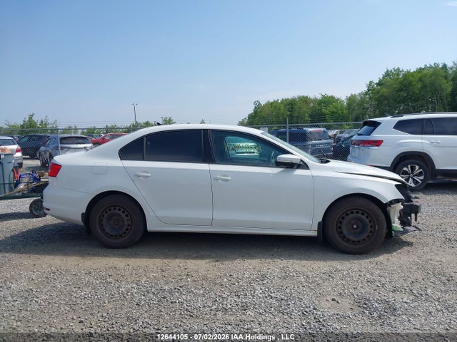 2015 Volkswagen Jetta 1.8 Tsi Comfortline/1.8 Tsi Trendline+ მანქანა იყიდება აუქციონზე, vin: 3VWB07AJ1FM412648, აუქციონის ნომერი: 12644105