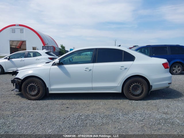 2015 Volkswagen Jetta 1.8 Tsi Comfortline/1.8 Tsi Trendline+ მანქანა იყიდება აუქციონზე, vin: 3VWB07AJ1FM412648, აუქციონის ნომერი: 12644105