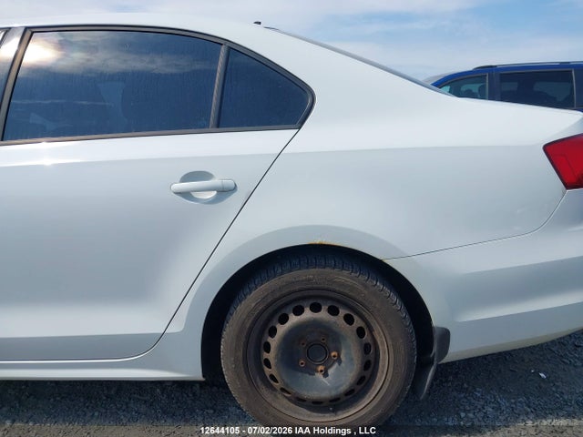 2015 Volkswagen Jetta 1.8 Tsi Comfortline/1.8 Tsi Trendline+ მანქანა იყიდება აუქციონზე, vin: 3VWB07AJ1FM412648, აუქციონის ნომერი: 12644105