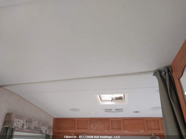 12644124 :رقم المزاد ، 4X4FRLD2X81821734 vin ، 2008 Rockwood Ultralight مزاد بيع