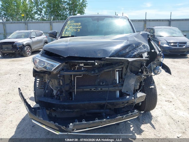 Toyota 4RUNNER SR5 2018 JTEBU5JR5J5497263 Image 11
