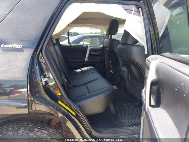 Toyota 4RUNNER SR5 2018 JTEBU5JR5J5497263 Image 8