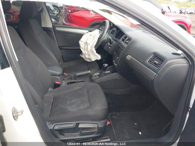 12644191 :رقم المزاد ، 3VWD07AJ7FM226962 vin ، 2015 Volkswagen Jetta 1.8 Tsi Comfortline/1.8 Tsi Trendline+ مزاد بيع