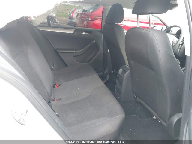 12644191 :رقم المزاد ، 3VWD07AJ7FM226962 vin ، 2015 Volkswagen Jetta 1.8 Tsi Comfortline/1.8 Tsi Trendline+ مزاد بيع