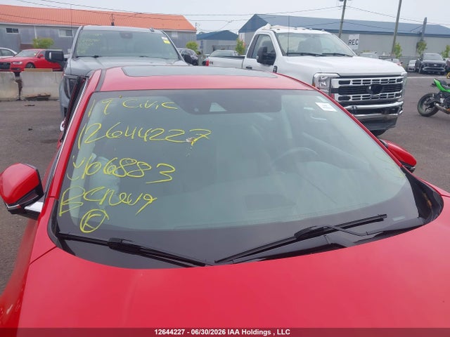 Honda Civic Touring 2019 2HGFC1F92KH106883 Image 17