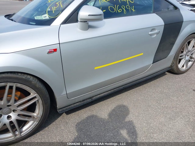 12644240 :رقم المزاد ، TRUBFAFK3A1016894 vin ، 2010 Audi Tt 2.0t مزاد بيع