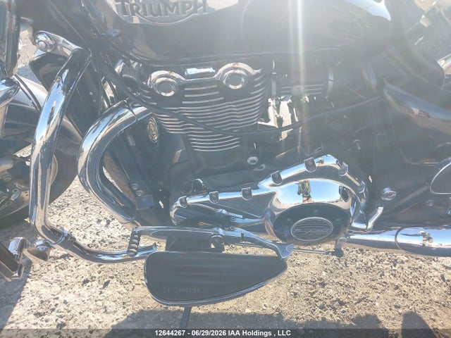 Продажа на аукционе авто 2015 Triumph Motorcycle Thunderbird Commander, vin: SMTB05WF6FJ674367, номер лота: 12644267