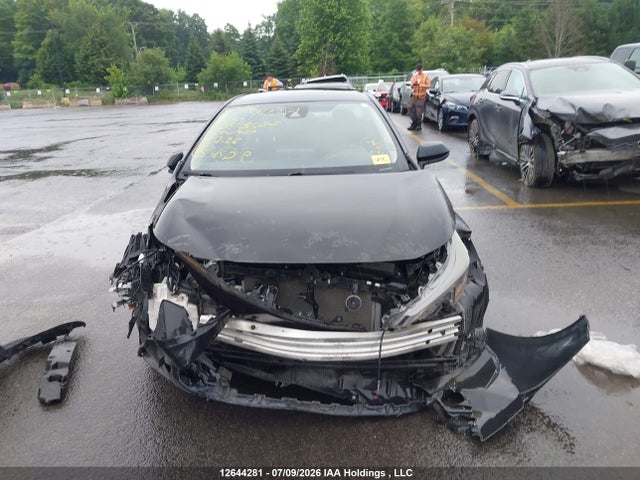 5YFBPMBE5MP243688 Toyota COROLLA LE