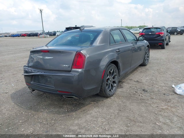 2C3CCAGG1JH250619 Chrysler 300 S