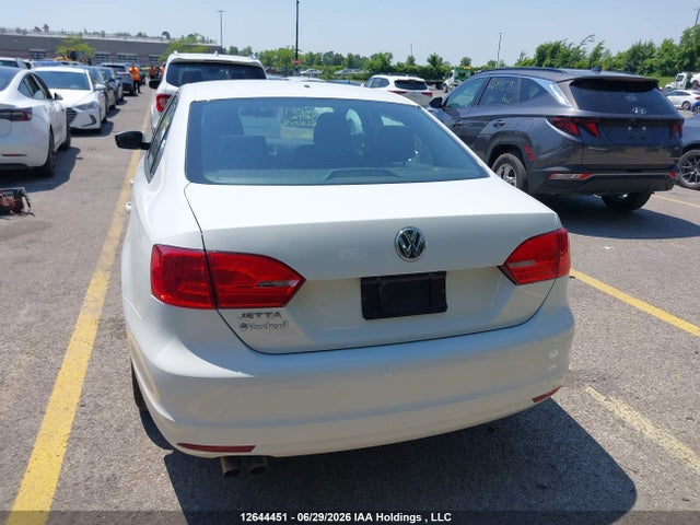 3VW2K7AJ2EM421805 Volkswagen Jetta 2.0l Trendline+