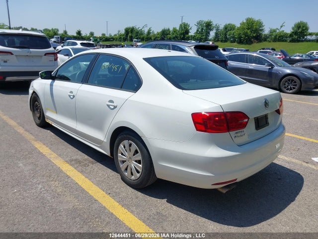 3VW2K7AJ2EM421805 Volkswagen Jetta 2.0l Trendline+