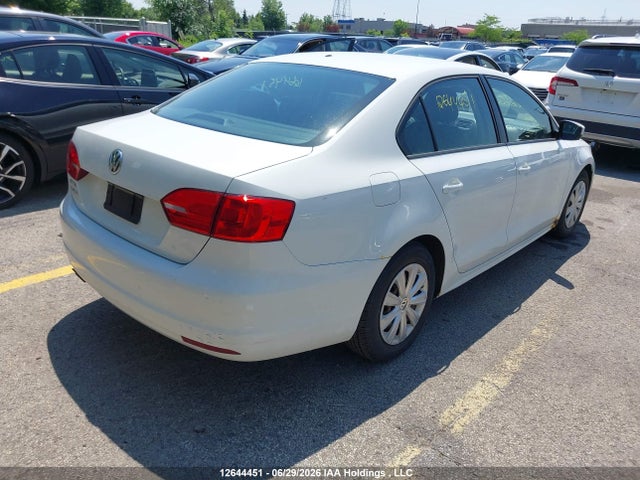 3VW2K7AJ2EM421805 Volkswagen Jetta 2.0l Trendline+