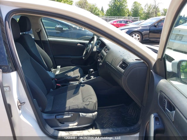 3VW2K7AJ2EM421805 Volkswagen Jetta 2.0l Trendline+