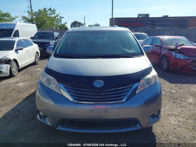2011 Toyota Sienna Xle 7 Passenger მანქანა იყიდება აუქციონზე, vin: 5TDYK3DC1BS165316, აუქციონის ნომერი: 12644469