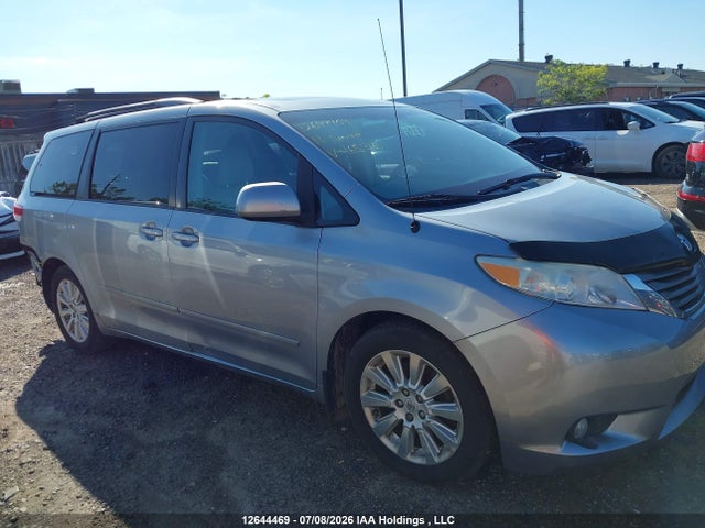 2011 Toyota Sienna Xle 7 Passenger მანქანა იყიდება აუქციონზე, vin: 5TDYK3DC1BS165316, აუქციონის ნომერი: 12644469