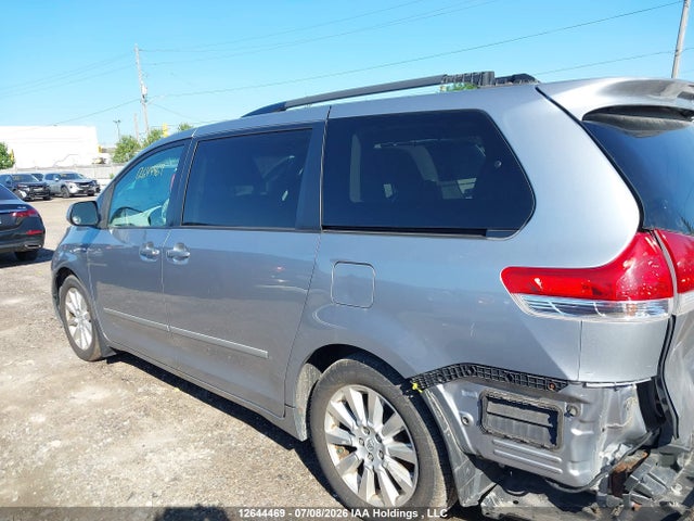 2011 Toyota Sienna Xle 7 Passenger მანქანა იყიდება აუქციონზე, vin: 5TDYK3DC1BS165316, აუქციონის ნომერი: 12644469