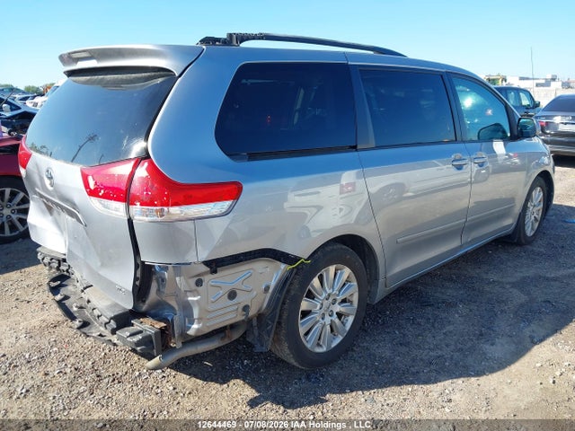2011 Toyota Sienna Xle 7 Passenger მანქანა იყიდება აუქციონზე, vin: 5TDYK3DC1BS165316, აუქციონის ნომერი: 12644469