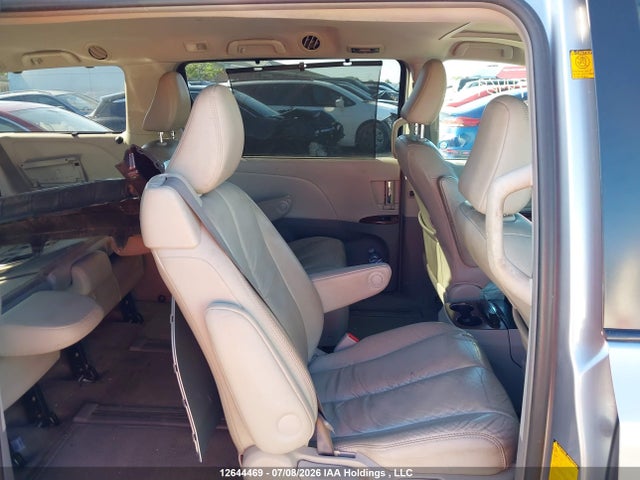 2011 Toyota Sienna Xle 7 Passenger მანქანა იყიდება აუქციონზე, vin: 5TDYK3DC1BS165316, აუქციონის ნომერი: 12644469