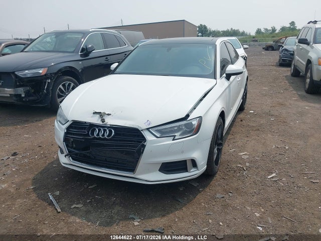 Audi A3 PREMIUM 2018 WAUB8GFF5J1093810 Image 2