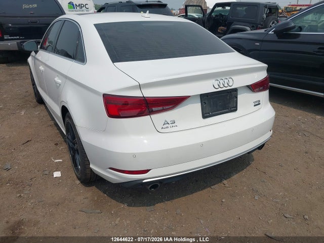 Audi A3 PREMIUM 2018 WAUB8GFF5J1093810 Image 3