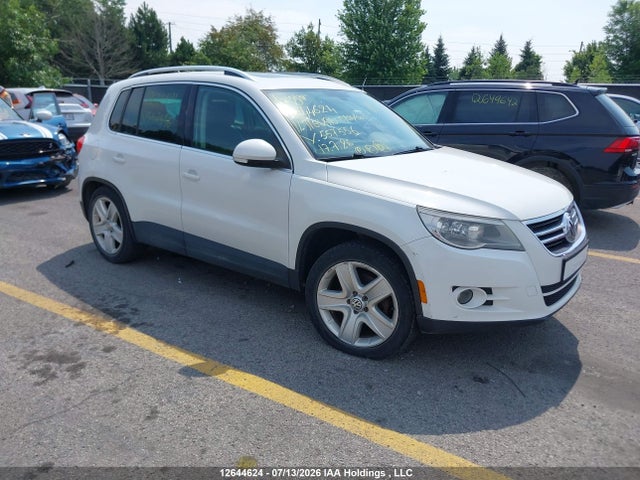 2011 Volkswagen Tiguan S/se/sel მანქანა იყიდება აუქციონზე, vin: WVGBV7AXXBW557556, აუქციონის ნომერი: 12644624