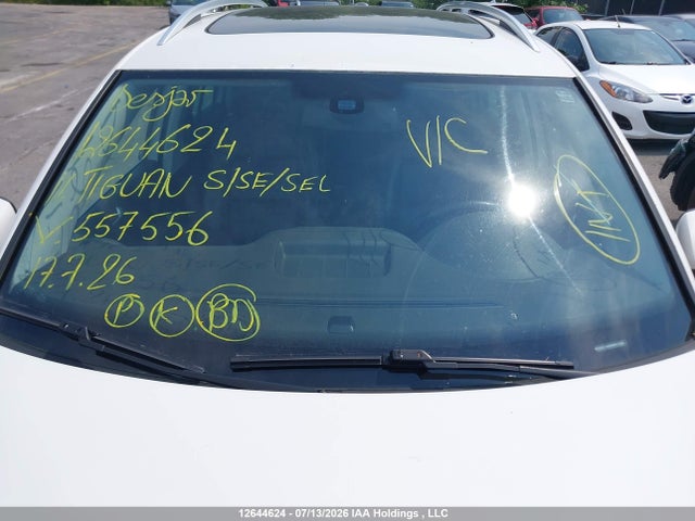 2011 Volkswagen Tiguan S/se/sel მანქანა იყიდება აუქციონზე, vin: WVGBV7AXXBW557556, აუქციონის ნომერი: 12644624