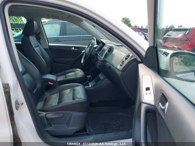 2011 Volkswagen Tiguan S/se/sel მანქანა იყიდება აუქციონზე, vin: WVGBV7AXXBW557556, აუქციონის ნომერი: 12644624