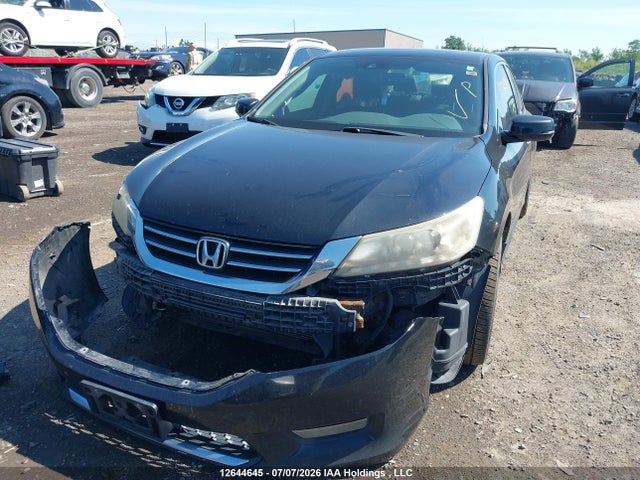 Honda Accord Touring 2014 1HGCR2F90EA811420 Image 2