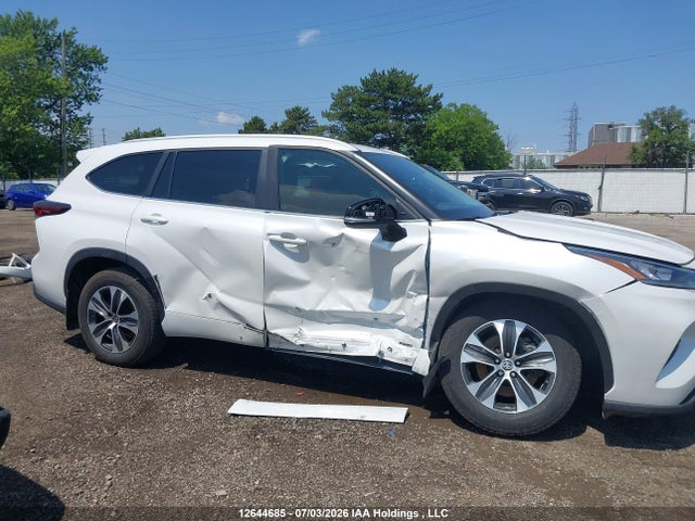 12644685 :رقم المزاد ، 5TDKBRCH4RS144444 vin ، 2024 Toyota Highlander Hybrid Xle مزاد بيع