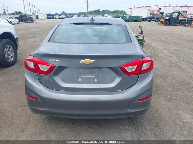 Chevrolet CRUZE LT 2018 1G1BE5SM9J7124082 Image 16