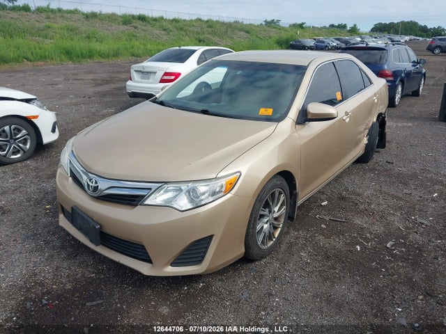 12644706 :رقم المزاد ، 4T1BF1FK9CU010413 vin ، 2012 Toyota Camry Se/le/xle مزاد بيع