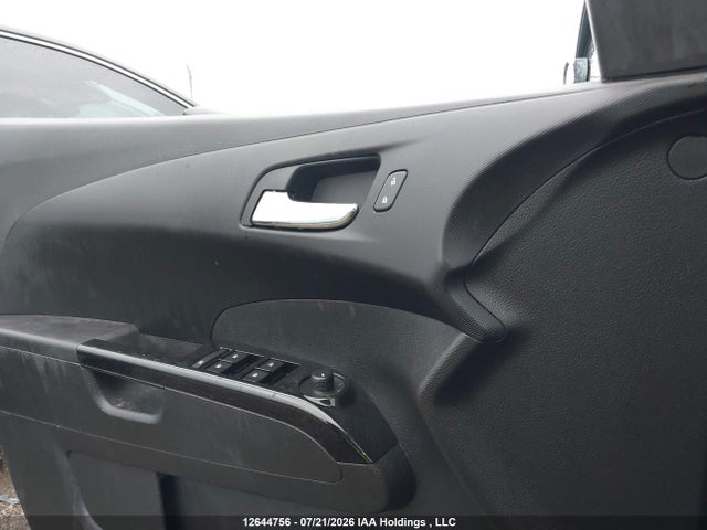 Chevrolet Sonic Lt Auto 2018 1G1JD6SB5J4108417 Image 18