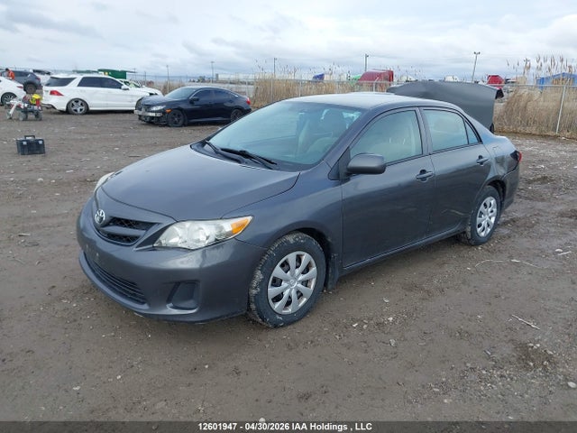 2013 Toyota Corolla Ce მანქანა იყიდება აუქციონზე, vin: 2T1BU4EE7DC028835, აუქციონის ნომერი: 12601947
