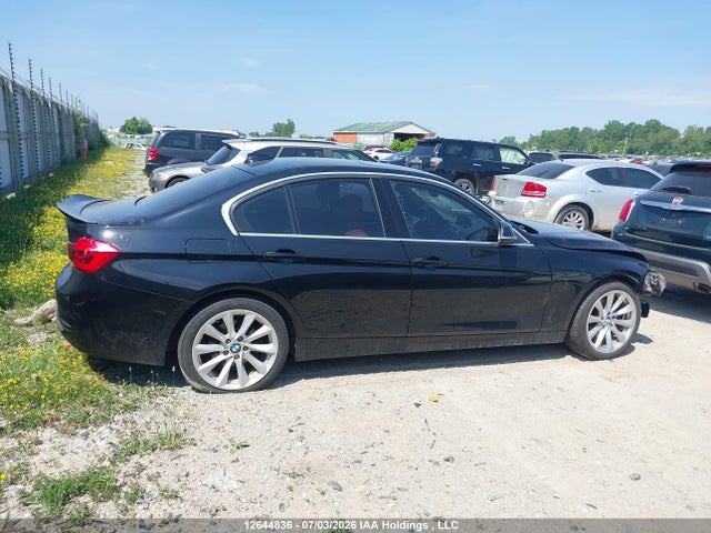 BMW 330i Xdrive 2017 WBA8D9G52HNT91547 Image 13