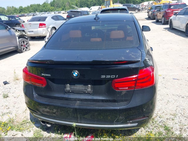 BMW 330i Xdrive 2017 WBA8D9G52HNT91547 Image 16