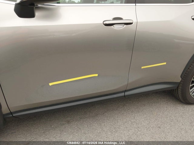 12644842 :رقم المزاد ، JTJHKCFZ4S2057116 vin ، 2025 Lexus Nx 450h+ مزاد بيع