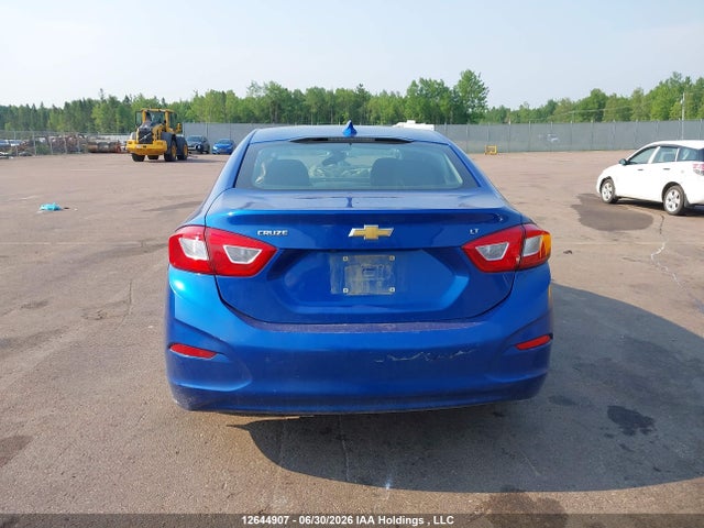 Chevrolet CRUZE LT 2018 1G1BE5SM2J7116745 Image 16