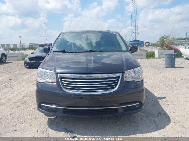 2C4RC1CG9FR707951 Chrysler Town &amp; Country Awd