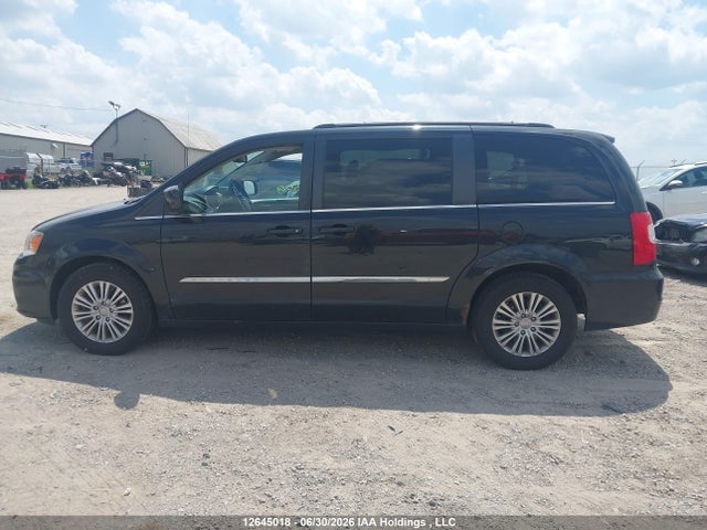 2C4RC1CG9FR707951 Chrysler Town &amp; Country Awd