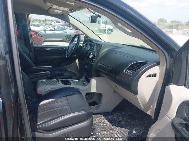 2C4RC1CG9FR707951 Chrysler Town &amp; Country Awd