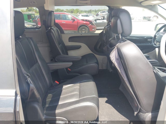 2C4RC1CG9FR707951 Chrysler Town &amp; Country Awd